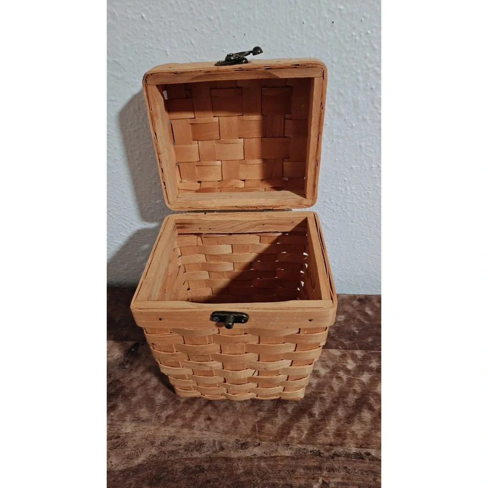 Tasket Renaissance Lidded Canister Sugar Fir Wood Basket Insert 8.5